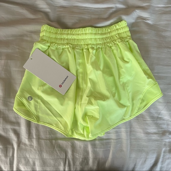 NWT lululemon faded zap hotty hot high rise shorts 2.5” - Picture 9 of 14